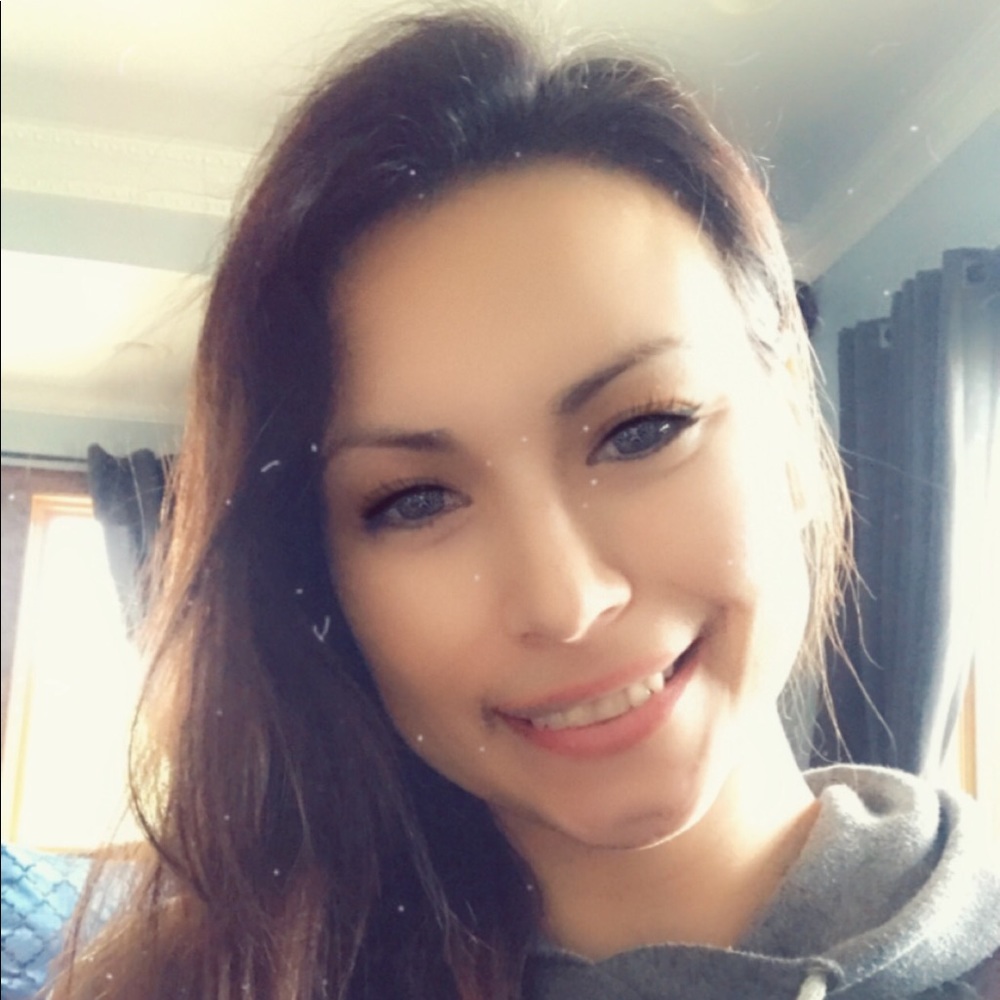 Meet your Posher, Suzette